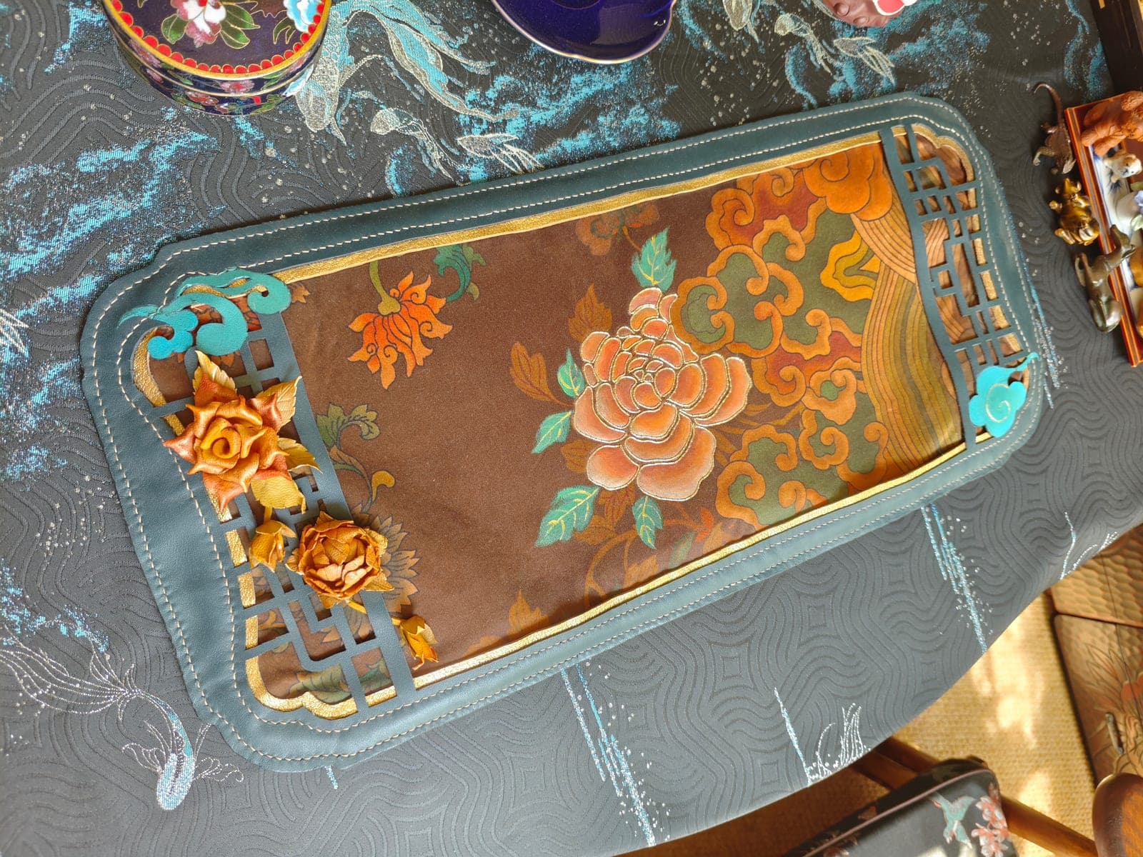Hua Xiang Rong Sheep-leather Tea Mat — Carved Lattice & Gold Thread