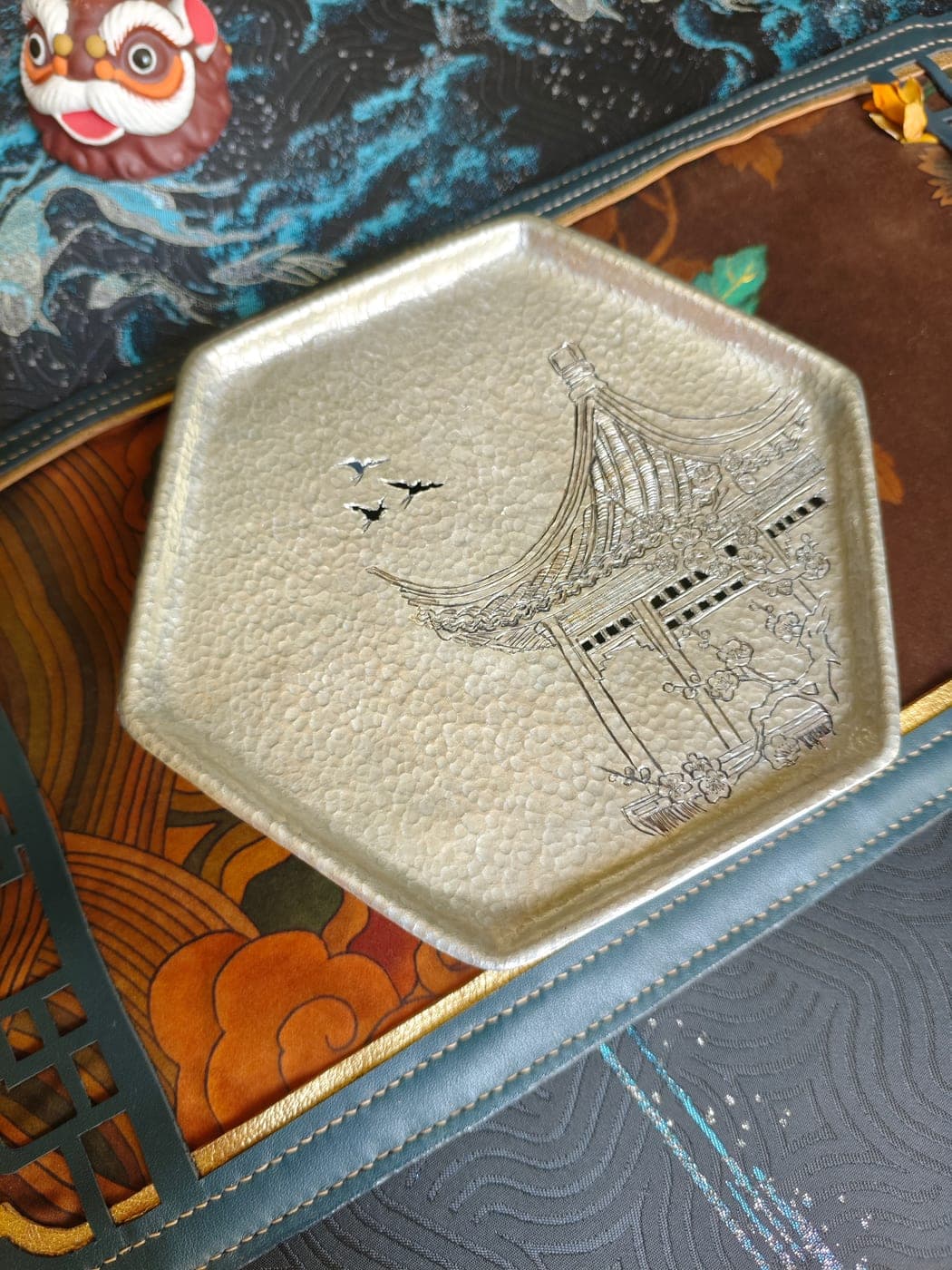 Octagon Pavilion Tin-Lid Hucheng — Ceramic Base