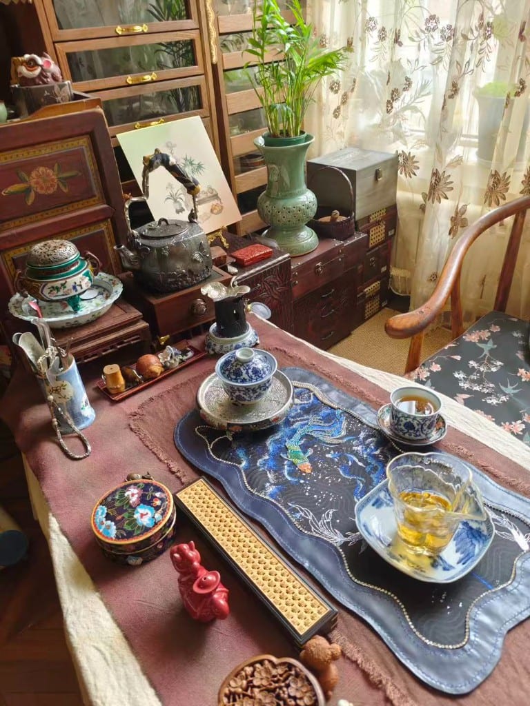 What a 茶席 actually is — and why it is not a tablecloth